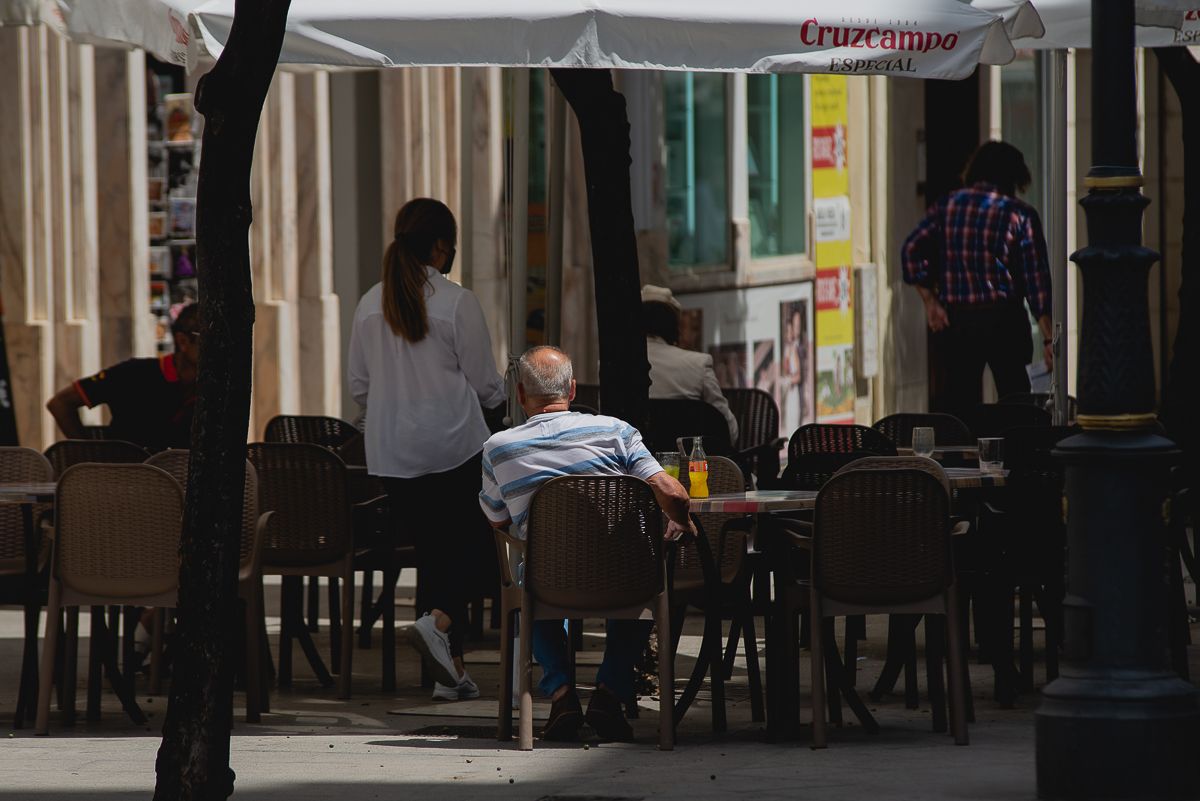 Un velador en el centro de Jerez, en días pasados.