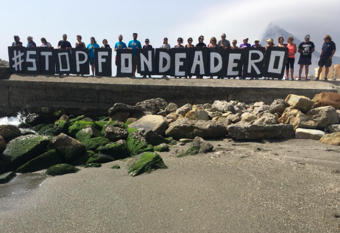 Protesta de Ecologistas Verdemar en Acción contra el nuevo fondeadero en San Roque, en 2017. FOTO: ECOLOGISTAS VERDEMAR EN ACCIÓN.