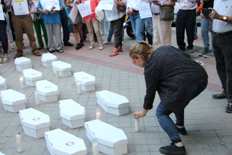 Una protesta de personas antiaborto frente a una clínica, imagen de archivo.
