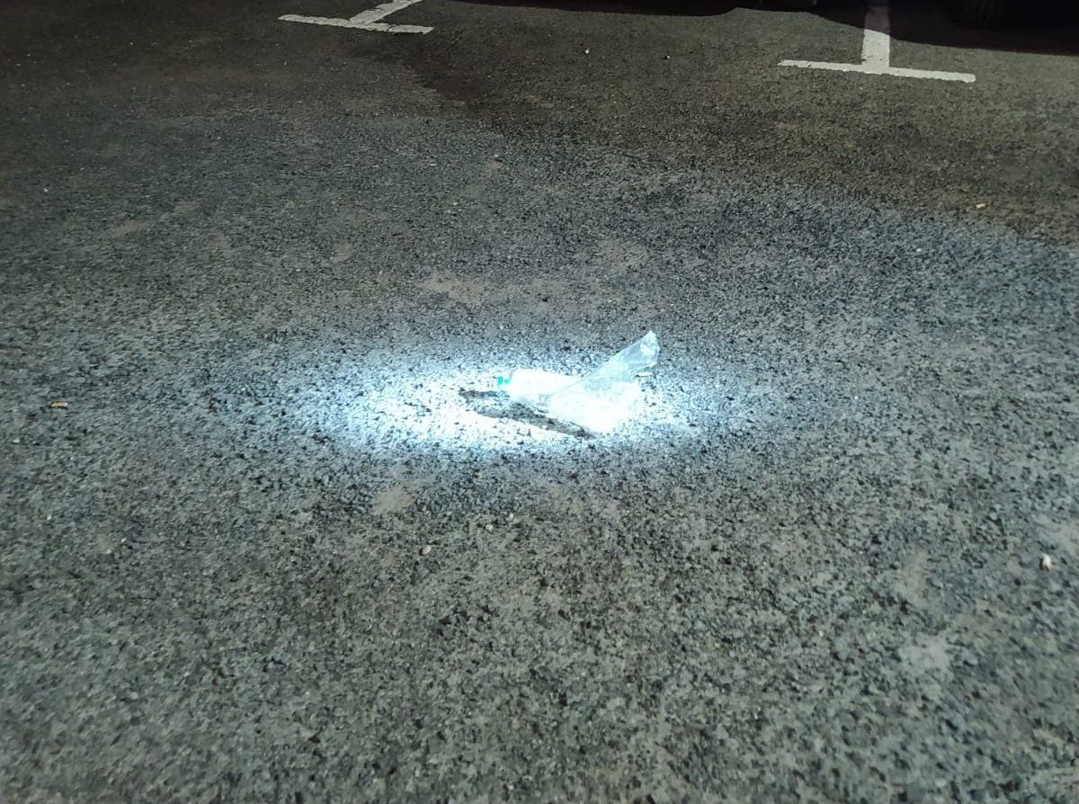 Uno de los objetos lanzados la madrugada de los hechos contra el cuartel de Barbate.