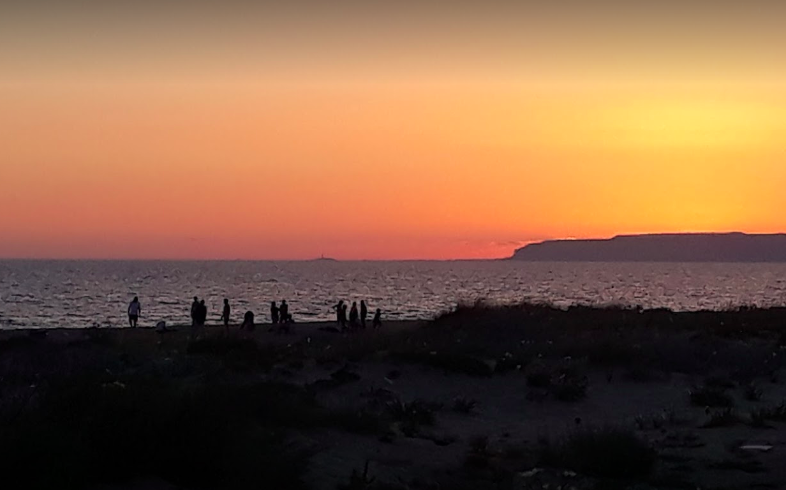 Anochecer en la playa del Retín, en una imagen retrospectiva. FOTO: AMIMBRALES RODRÍGUEZ