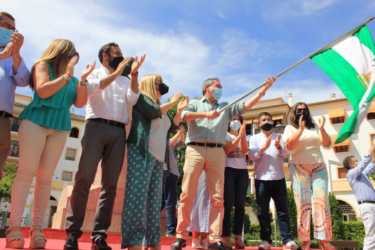 Espadas, en un acto de la campaña de primarias en Antequera.