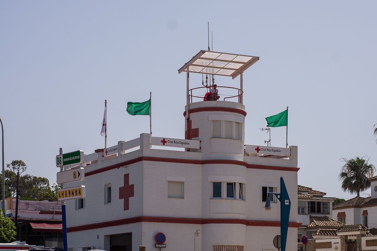 Puesto de la cruz roja en la Barrosa