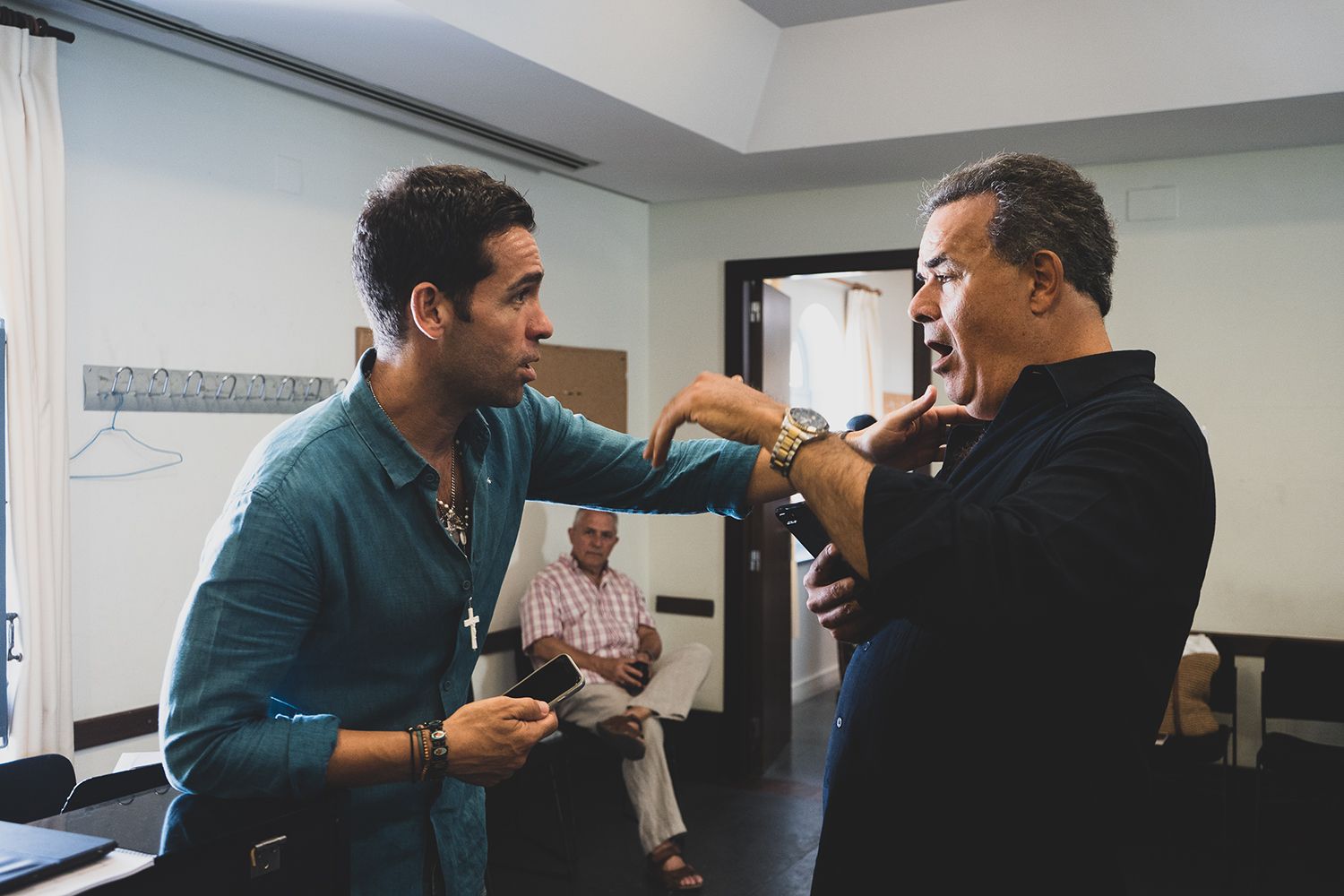 Ismael Jordi y Fernando de la Mora, en un momento del ensayo del espectáculo 'México lindo y querido'. FOTO: JUAN CARLOS TORO.