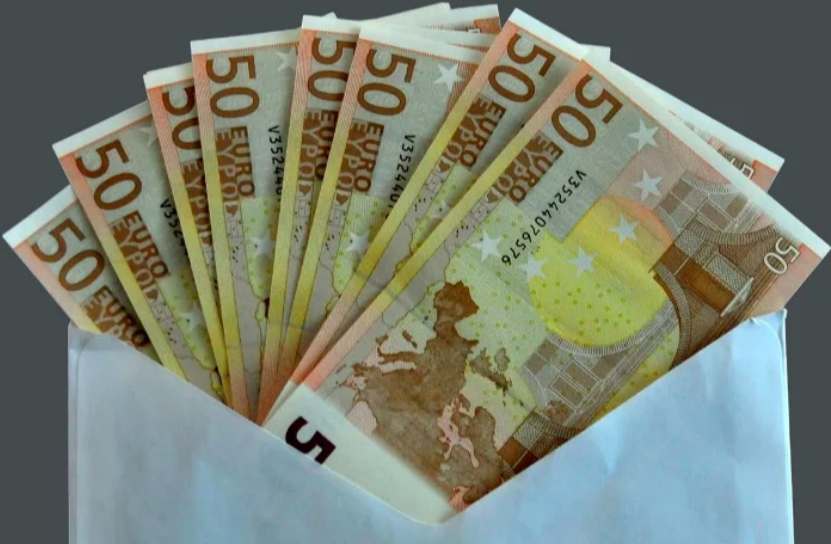 Alertan de un estafador que vende papeletas en Chiclana: "Se va corriendo con tu billete".