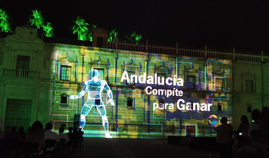 Un detalle de la proyección sobre la fachada del Parlamento de Andalucía. JUNTA