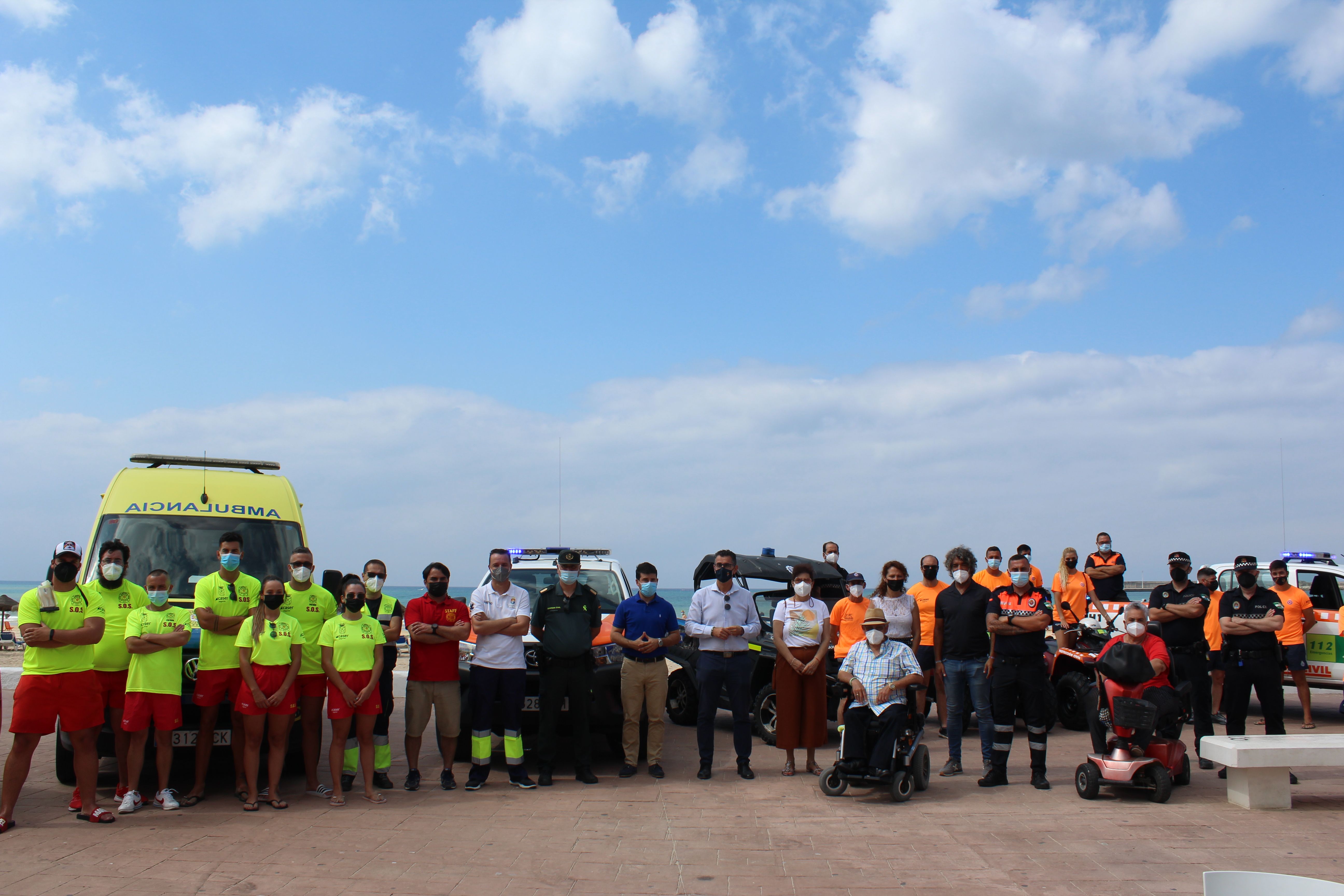 Barbate estrena nuevas rampas de acceso en sus 25 kilómetros de playas.