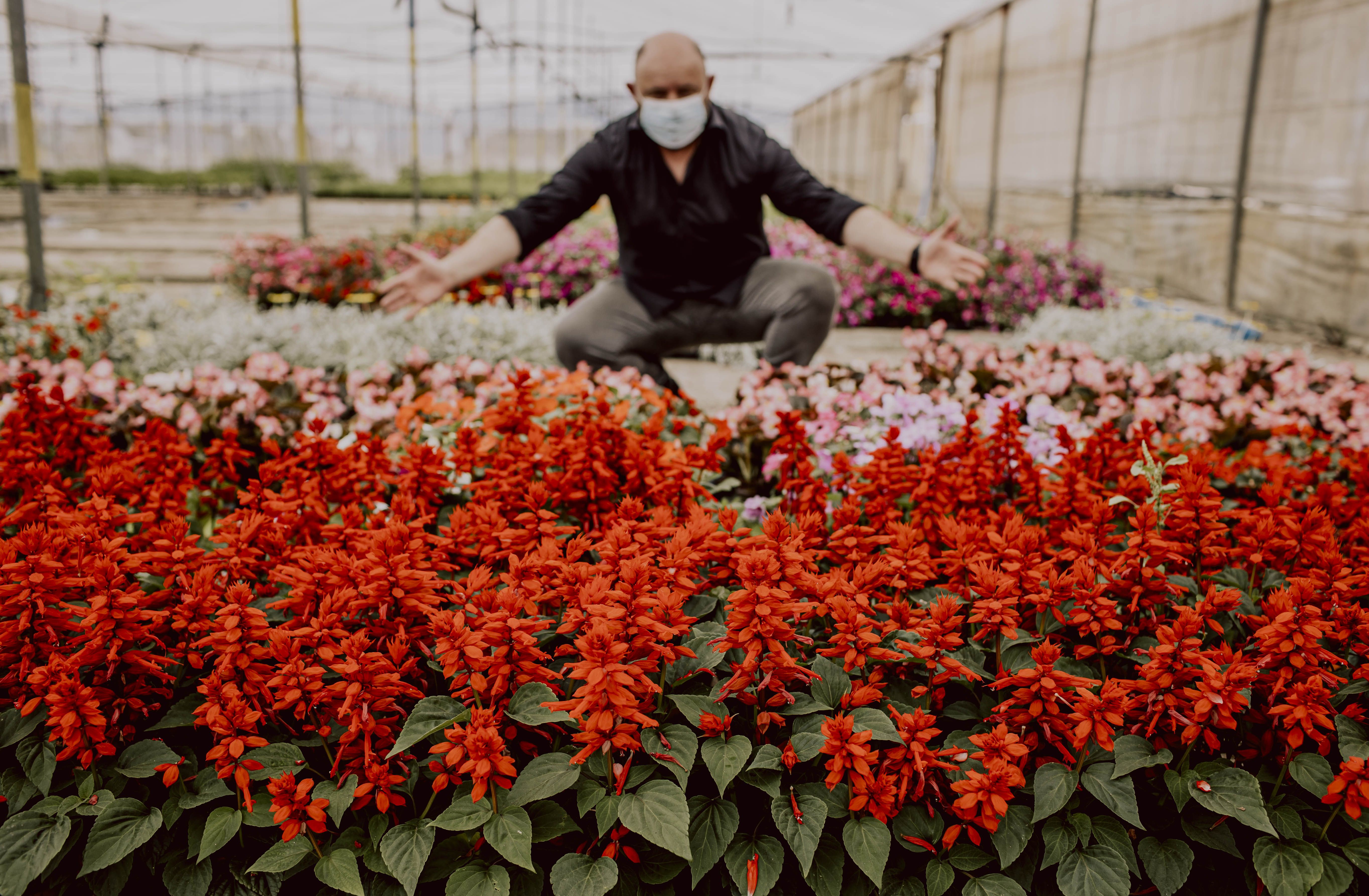 David Porras, de El Huerto del Abuelo, en Conil, que también siembra y vende flores.