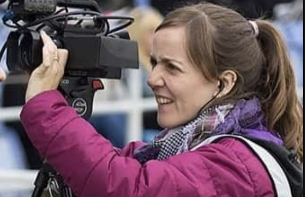 Alicia Rodríguez, en su trabajo como operadora de cámara en Huelva. Alicia Rodríguez, en su trabajo como operadora de cámara en Huelva.