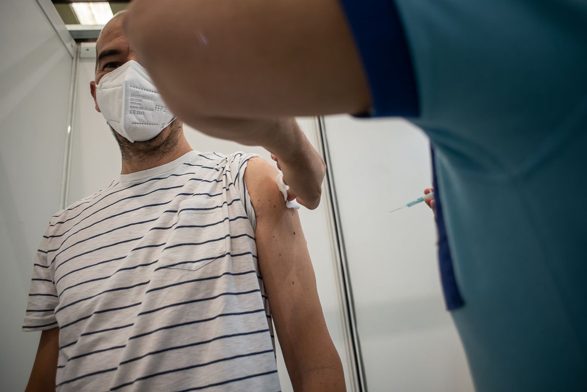 El SAS vacunará sin cita a vecinos de 40 a 69 años en Jerez, El Puerto, San Fernando y otros siete municipios de Cádiz.