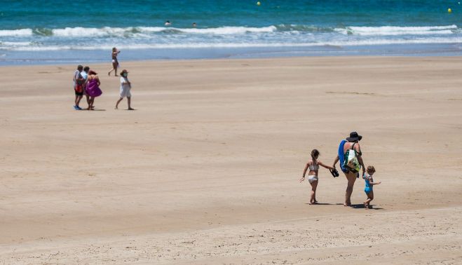 PLAYA ROTA COSTA BALLENA 5