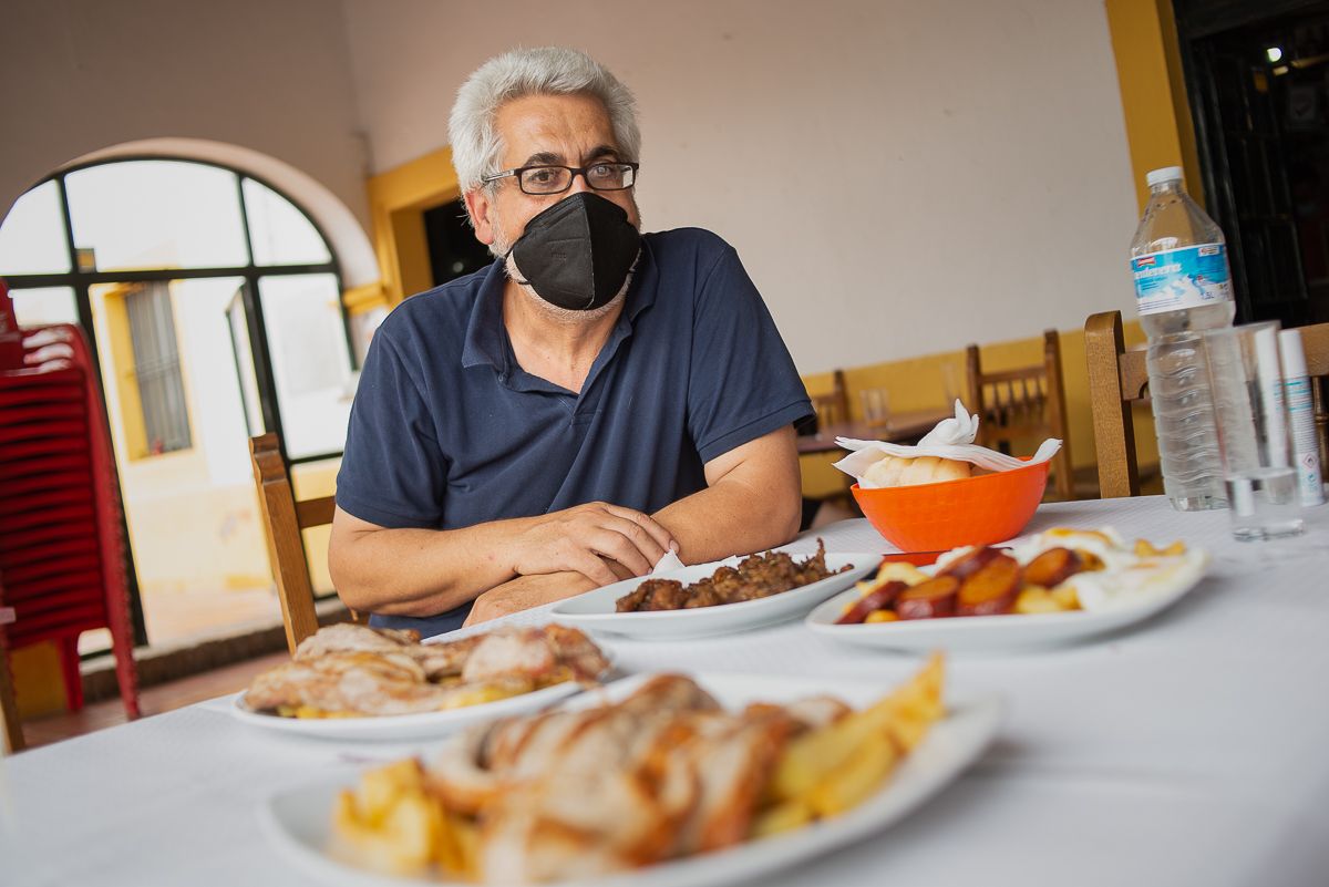 Antonio Valle, propietario de la venta El Cotito en Mesas de Asta.