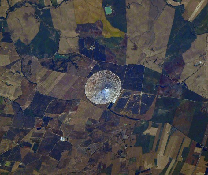 La planta Gemasolar, en Fuentes de Andalucía, vista desde la Estación Espacial Internacional.