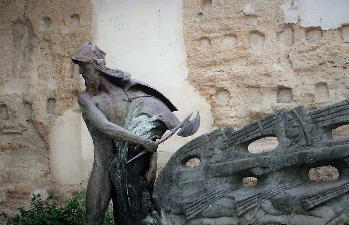 Escultura de Alvar Núñez 'Cabeza de Vaca', en una imagen de archivo.