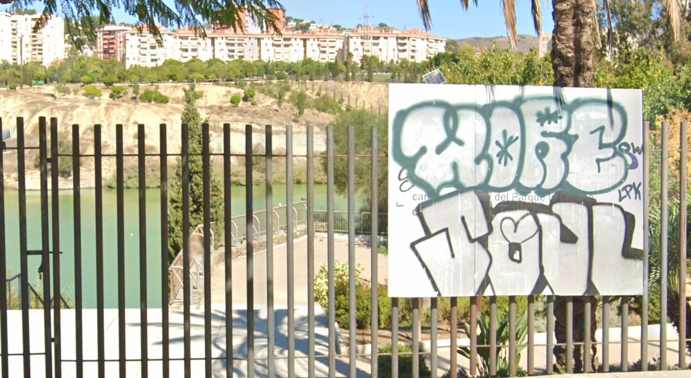 El parque de La Laguna en Málaga, muy cerca de Teatinos. El parque de La Laguna en Málaga, muy cerca de Teatinos.
