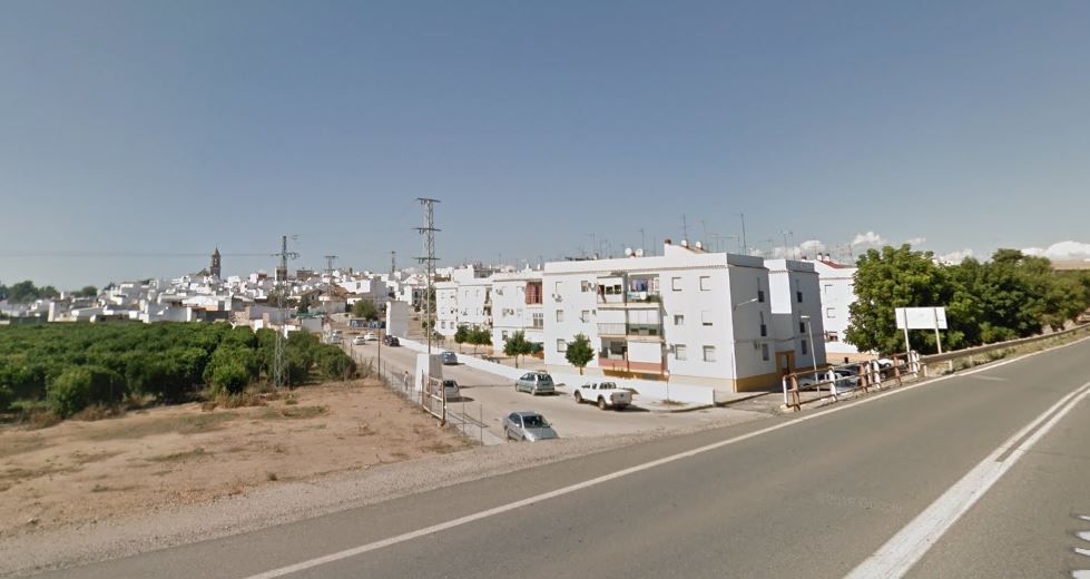 La carretera de entrada a Cantillana, en Sevilla.
