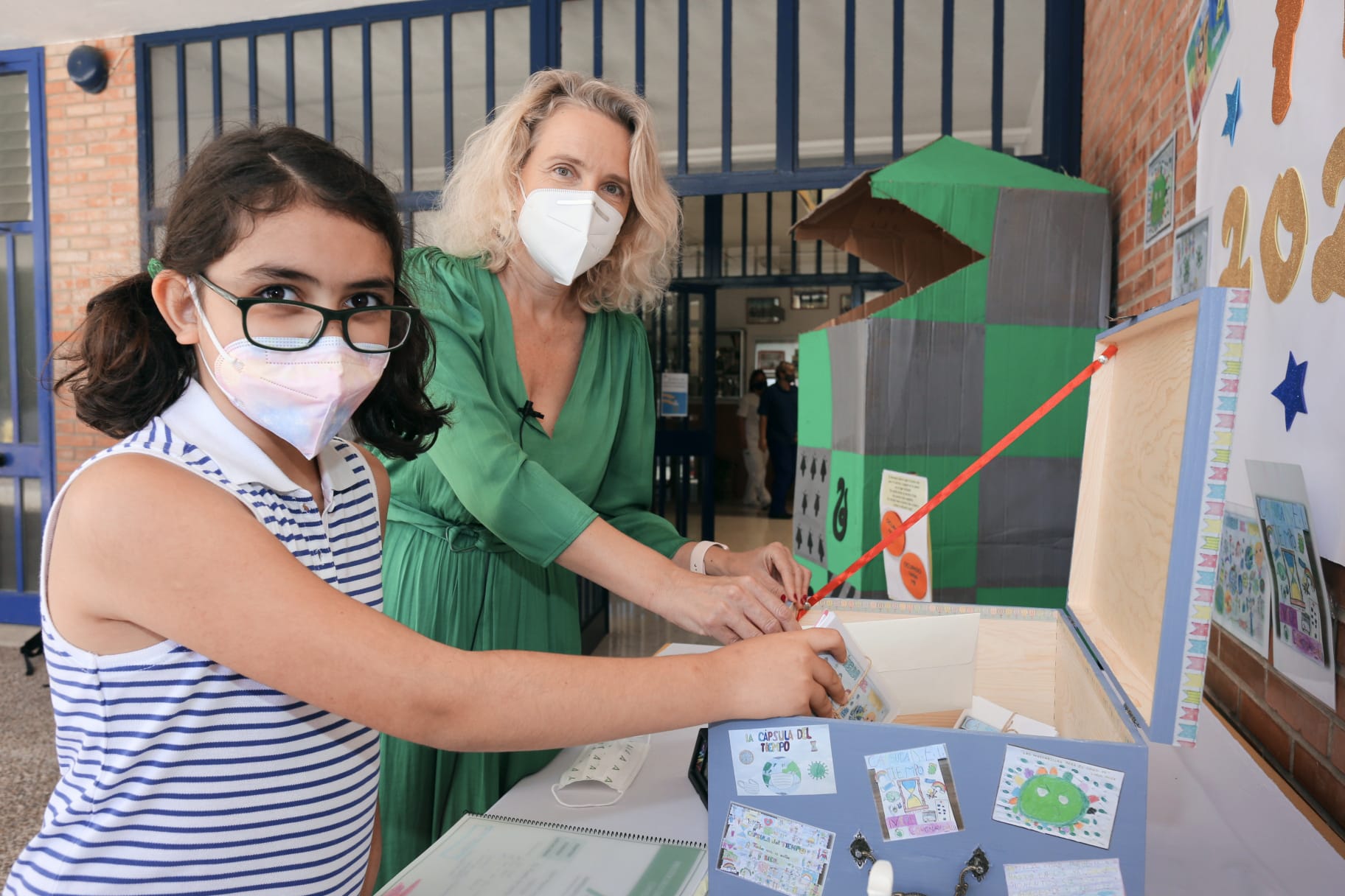 Cápsula del tiempo en el colegio Pinar Hondo de El Puerto.