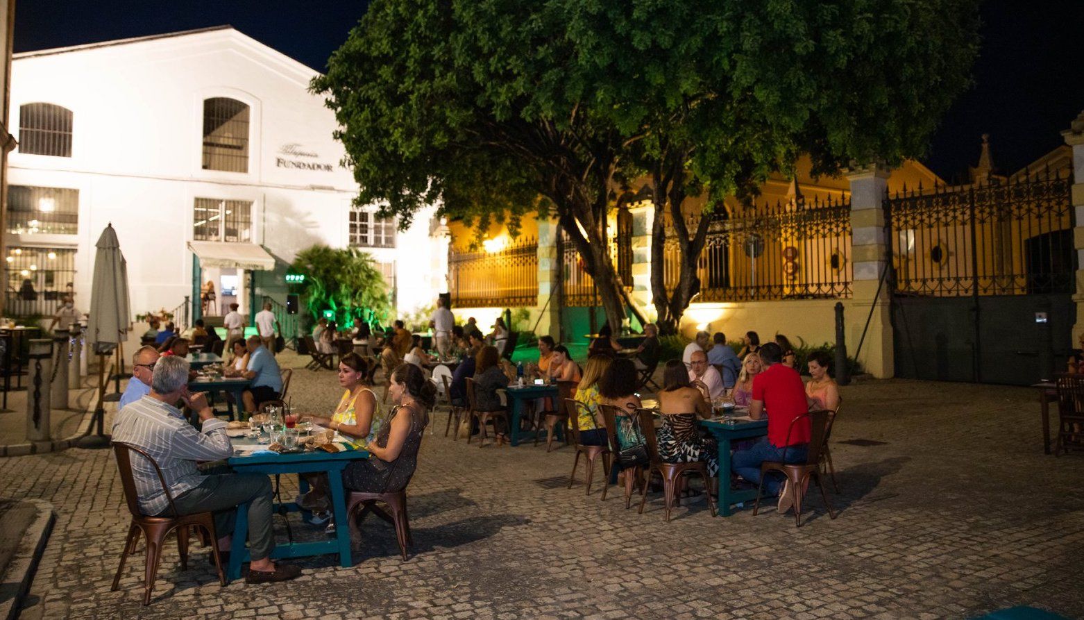 Vista del patio ante la Tapería Fundador, en una imagen de la página de Facebook del establecimiento enoturístico de Fundador.
