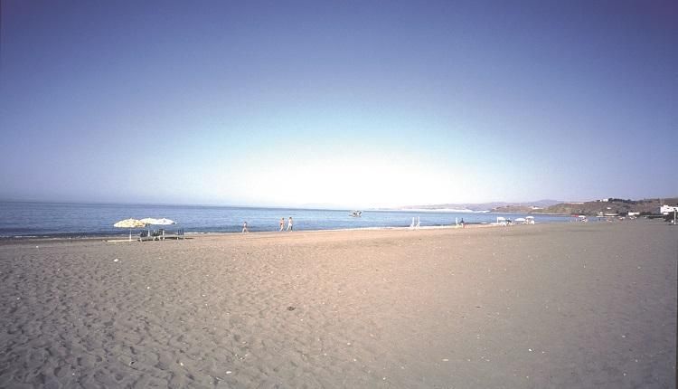 Playa de El Morche, en Málaga.