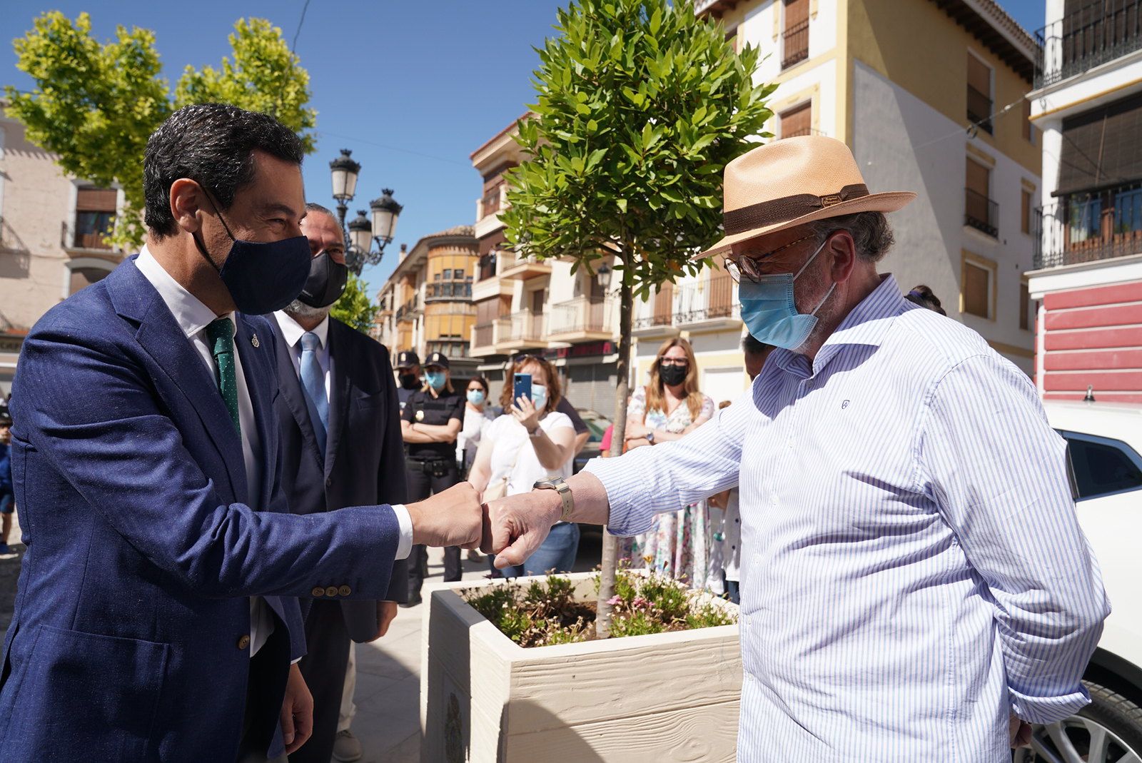Moreno, en una visita reciente a Cogollos de Guadix, en Granada.