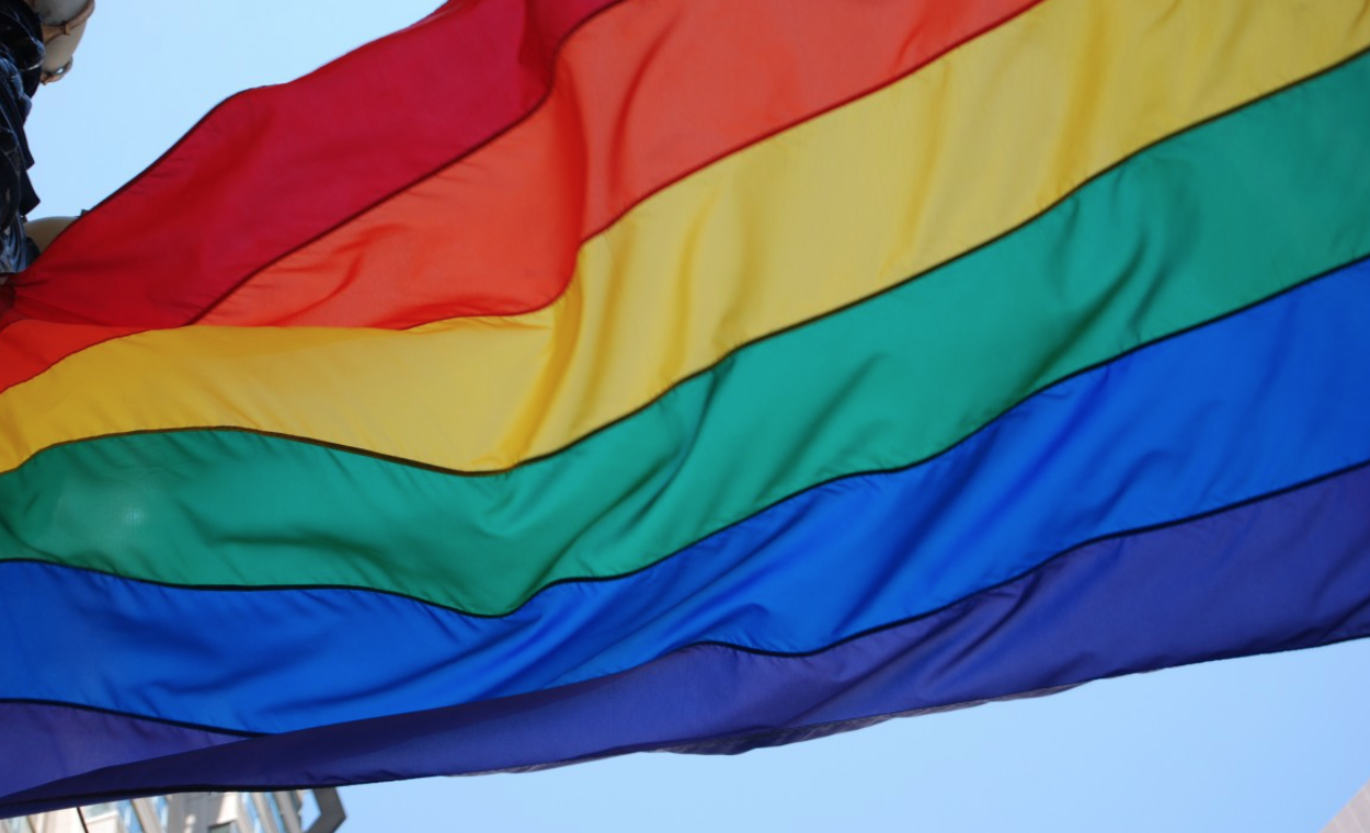 Una bandera LGTBI, en una imagen de archivo. PP y Vox votan en contra de prohibir ir las terapias de conversión de la orientación sexual en Murcia