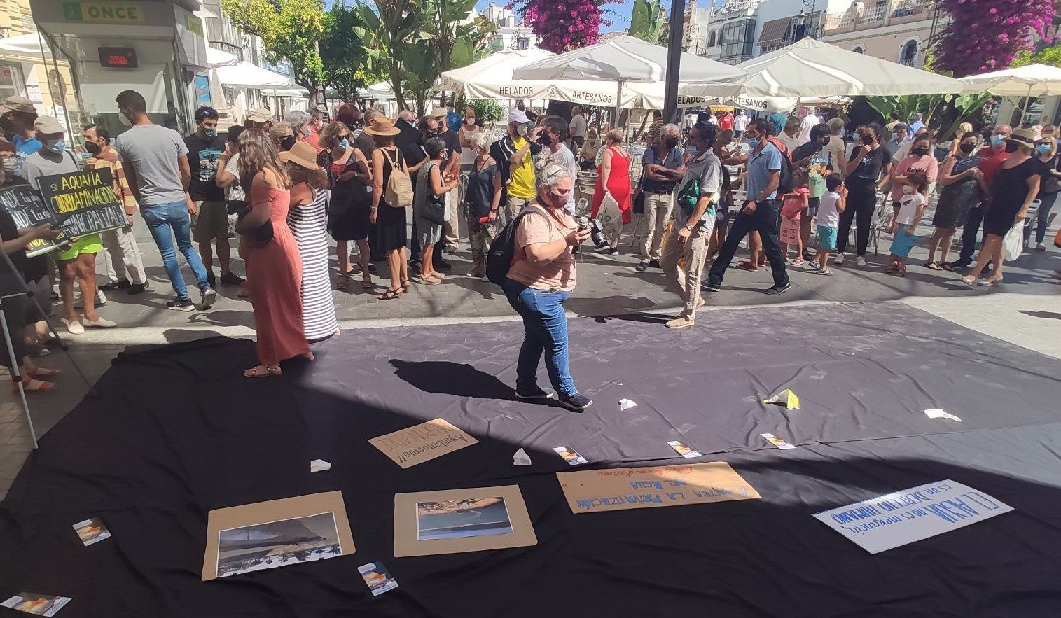 Manifestación contra los vertidos fecales en Sanlúcar.