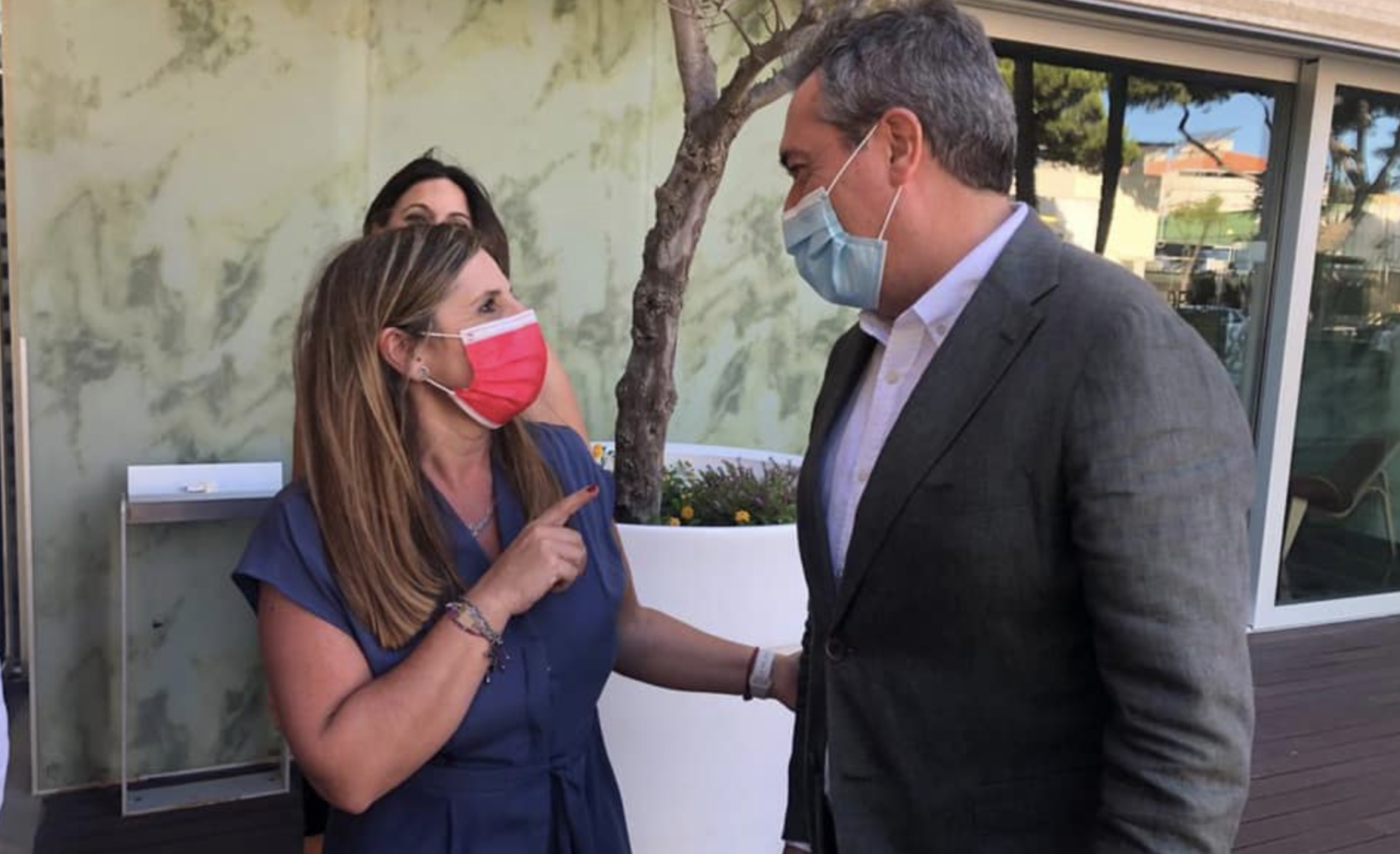 Si la montaña no viene a Mahoma, Mahoma irá a la montaña Si la montaña no viene a Mahoma, Mahoma irá a la montaña