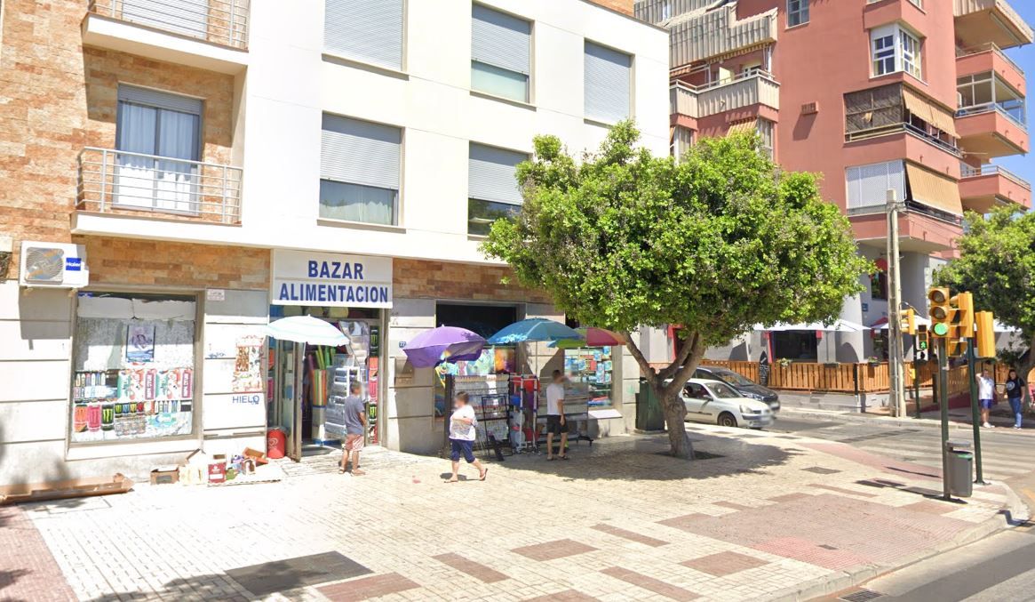 El bazar de Pedregalejo donde se produjeron los hechos.