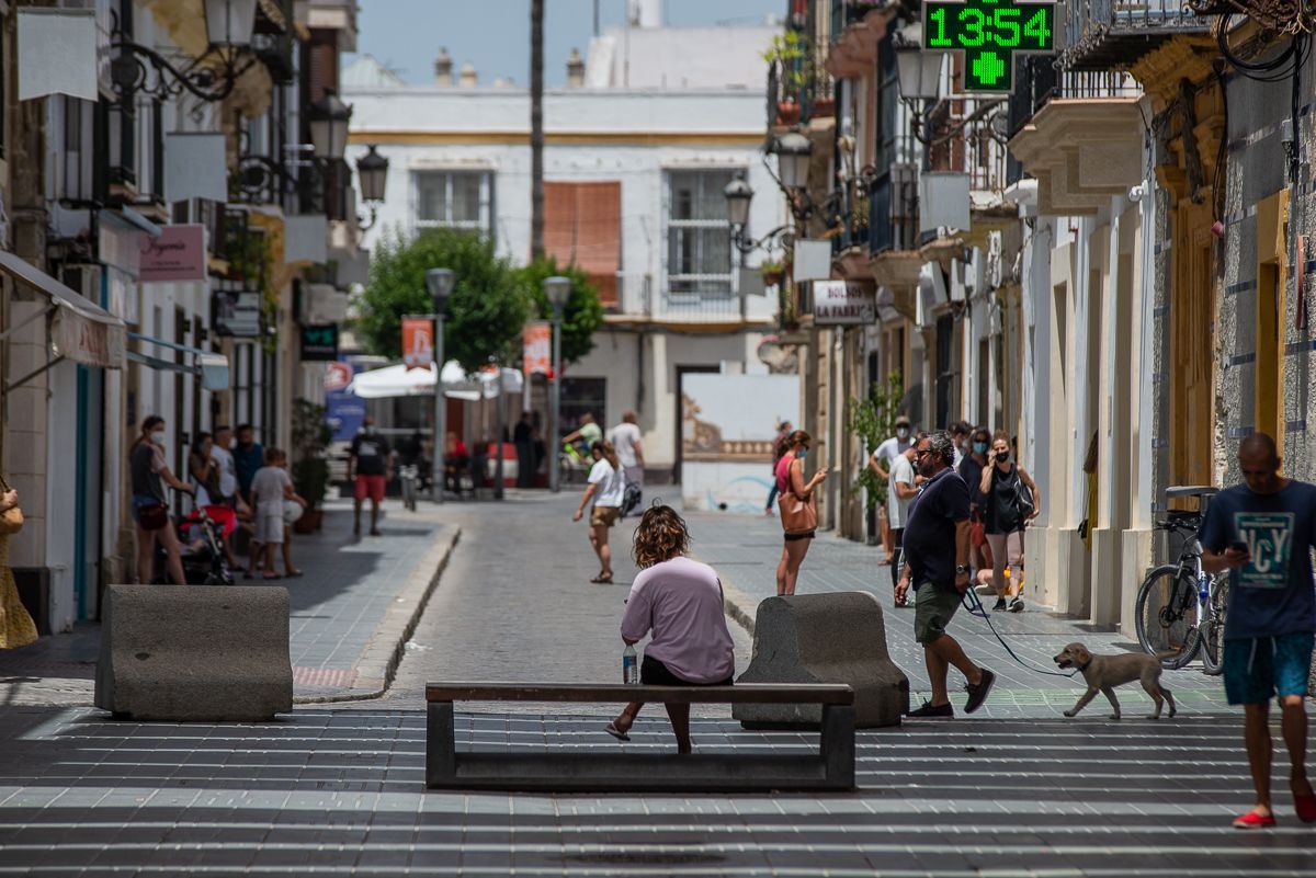La calle Luna de El Puerto, una de las zonas con más comercios 'de toda la vida'.