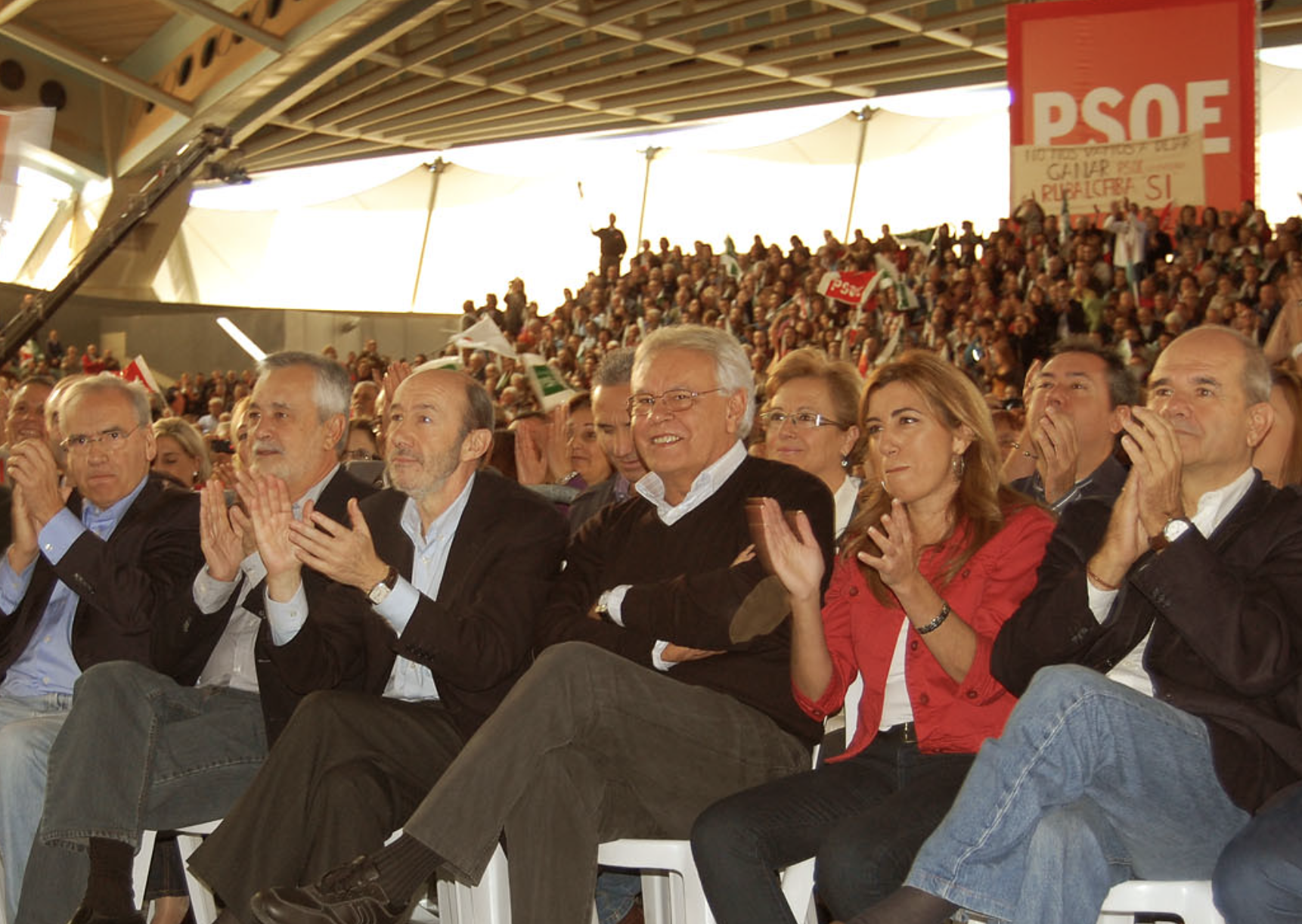 Un mitin socialista en Dos Hermanas, en 2011, con ex presidentes de la Junta como Chaves, Griñán o Díaz. PSOE-A