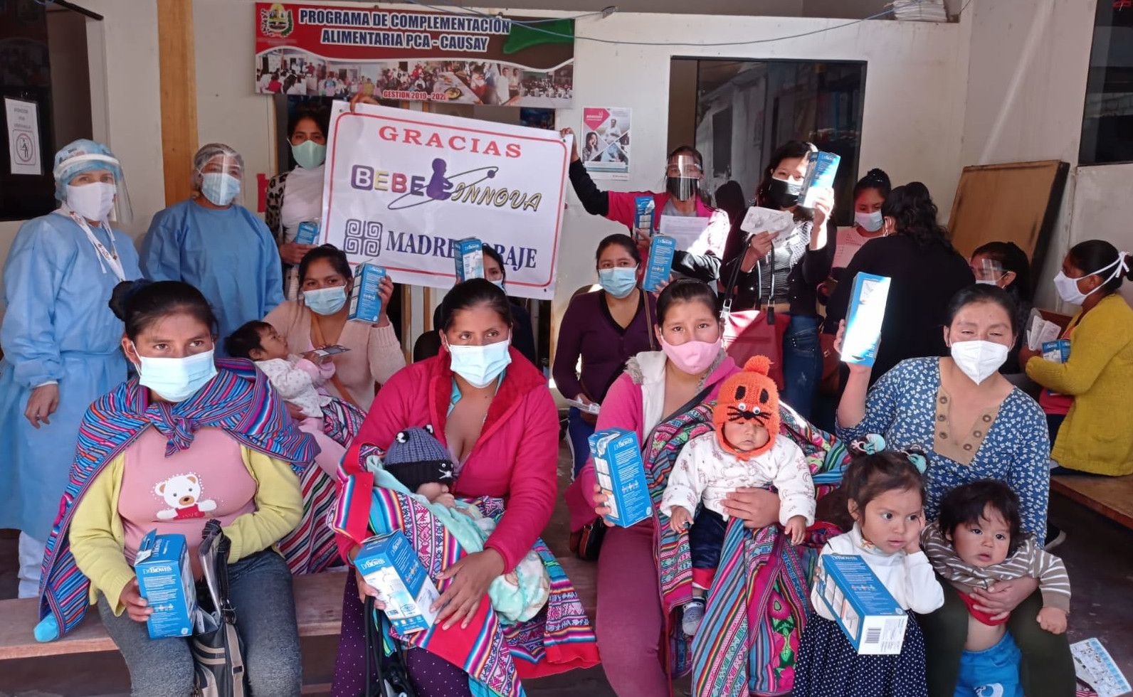 La empresa gaditana Bebeb Innova S.L. dona biberones anticólicos a familias de Perú.