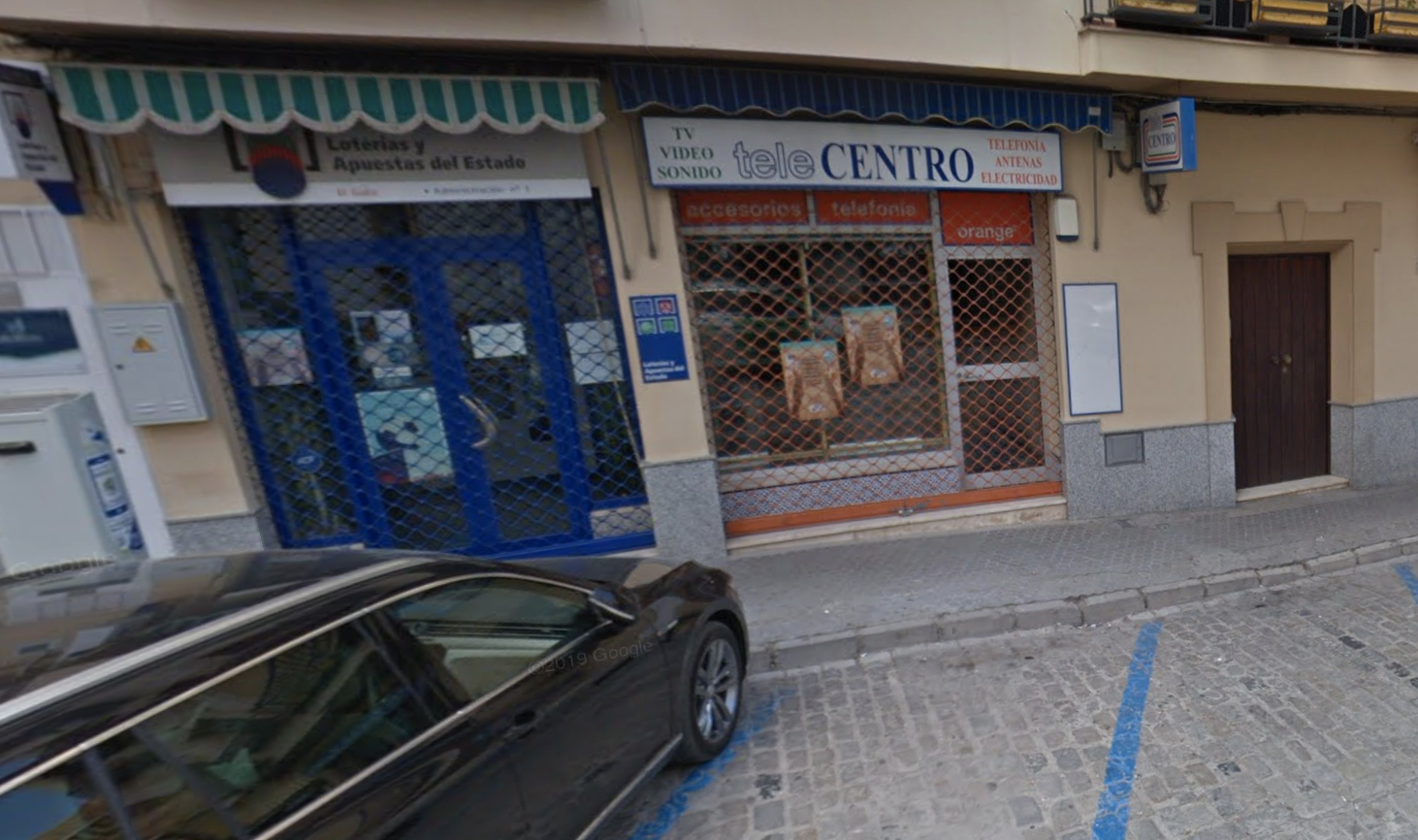 Un acertante de Morón se lleva más de un millón de euros con la Bonoloto. En la imagen, administración de Morón de la Frontera.