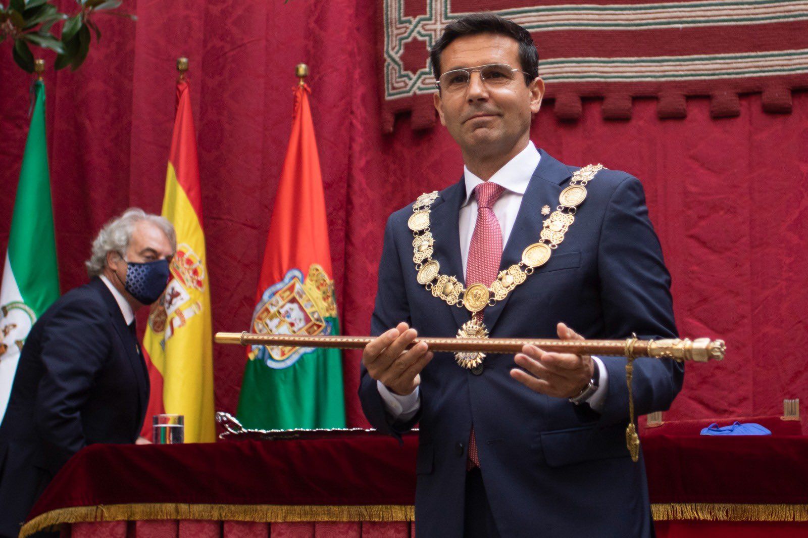 El exalcalde Luis Salvador se queda fuera del nuevo gobierno de Granada, pero sí entra el concejal que le fue 'fiel'