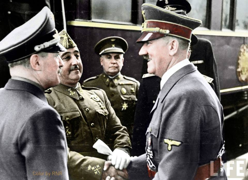 Una de las fotos del famoso encuentro de Hitler y Franco en la estación de Hendaya, el 23 de octubre de 1940, coloreada por Rafael Navarrete.