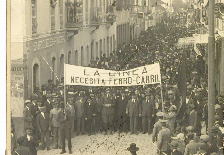 La Línea ¿independentista o invitada a independizarse?. En octubre de 1924 una multitudinaria manifestación abarrotaba la céntrica calle Clavel de La Línea de la Concepción.