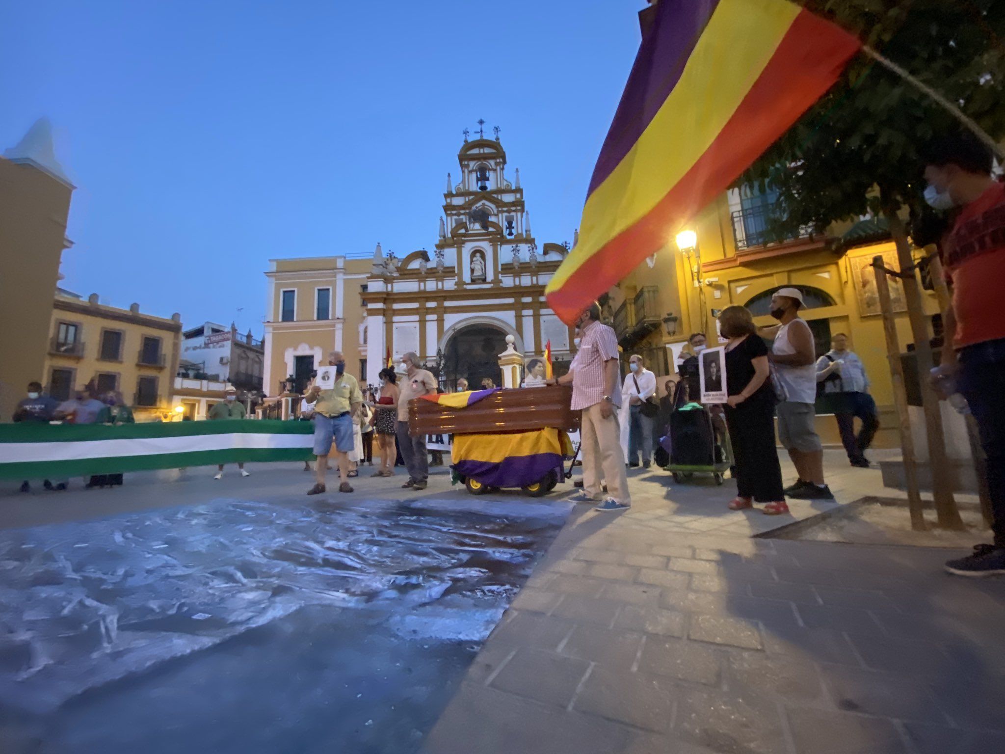 Las protestas para sacar a Queipo de La Macarena.