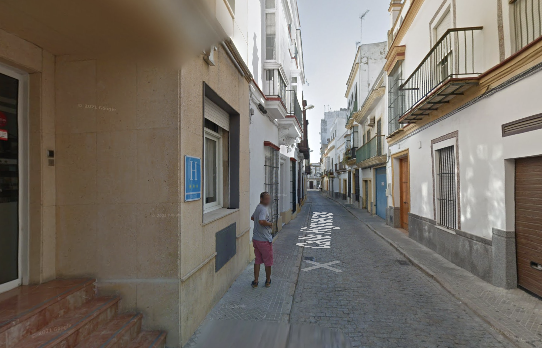 Vista de un hotel en calle Higueras, en una imagen de Google Maps.