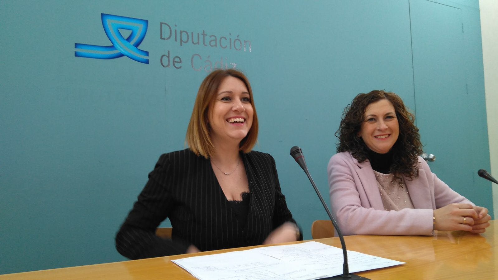 Isabel Armario e Isabel Moya, responsables de Igualdad en la Diputación de Cádiz. FOTO: CARMEN ROMERO