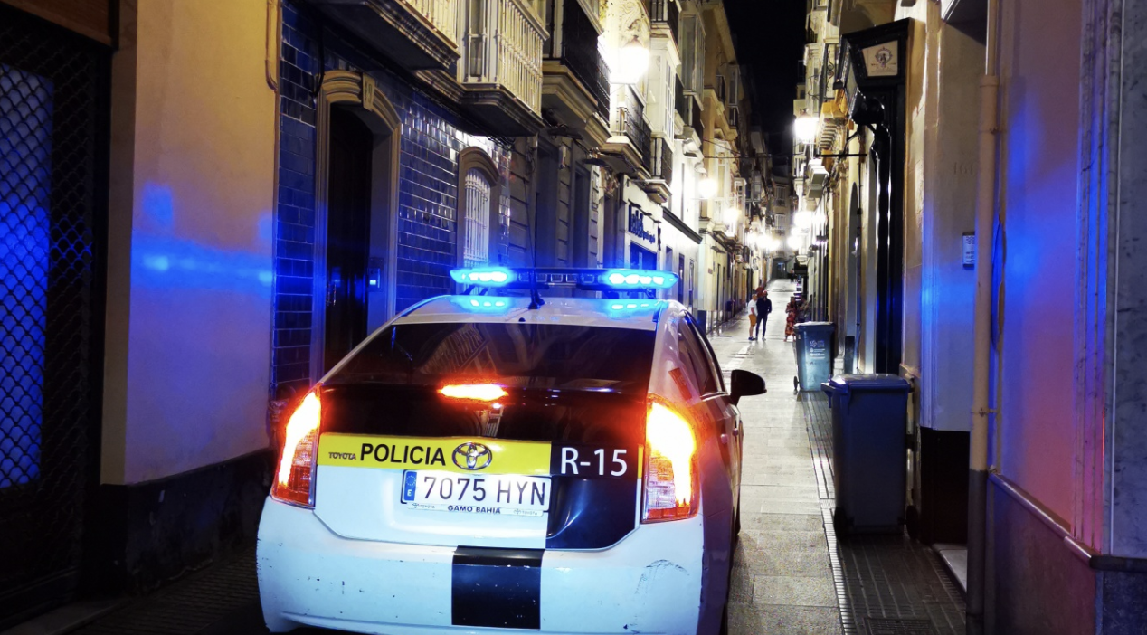 Realizados varios desalojos de establecimientos y vía publica el fin de semana en Cádiz.