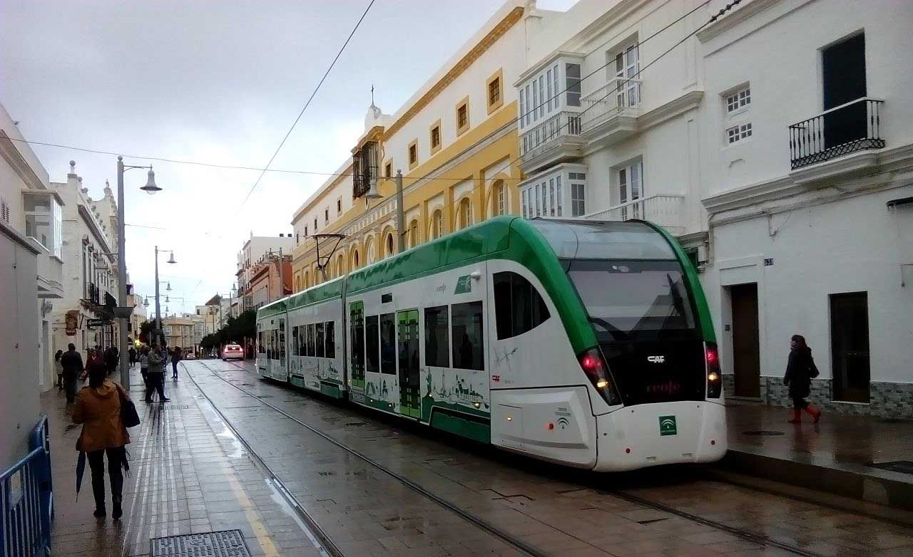 El tranvía, durante un trayecto de prueba. 