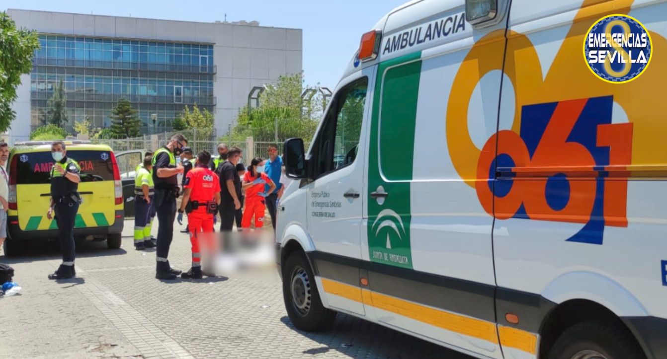 Muere un hombre de 48 años tras desplomarse en plena calle en Sevilla.