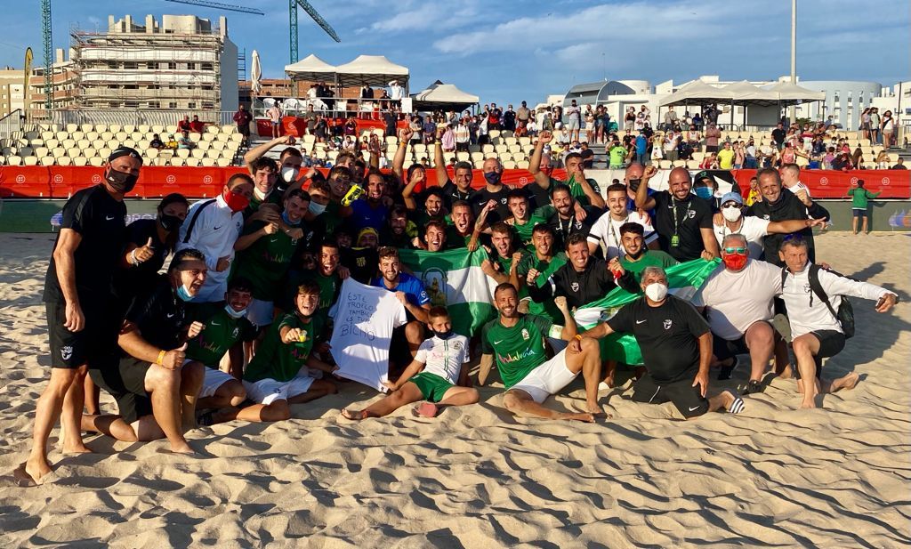 La selección de Andalucía, tras conquistar el título de campeona de España.   RFAF