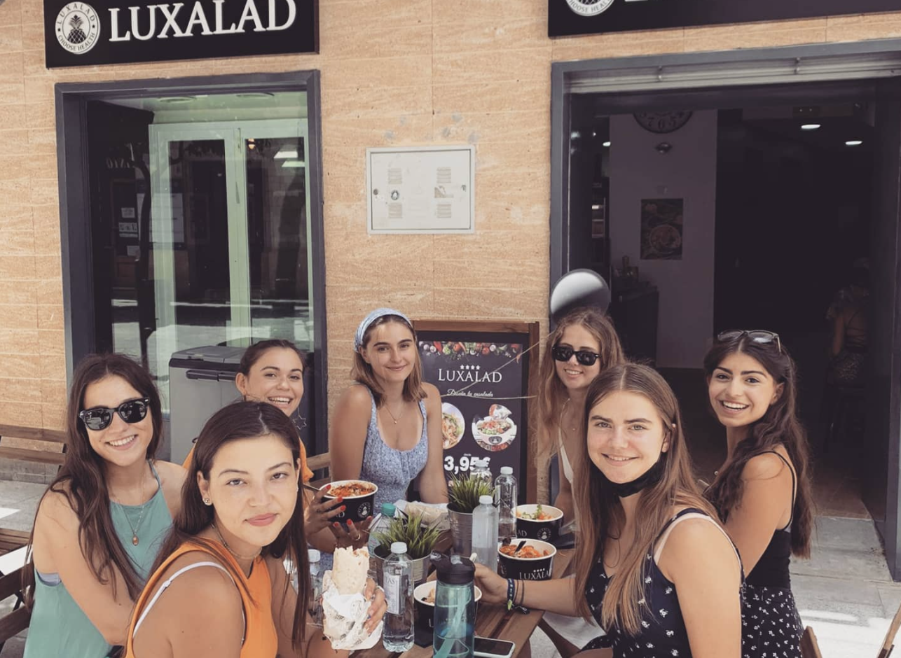 La terraza de Luxalad, en la calle Lancería, en el centro de Jerez, en días pasados. LUXALAD