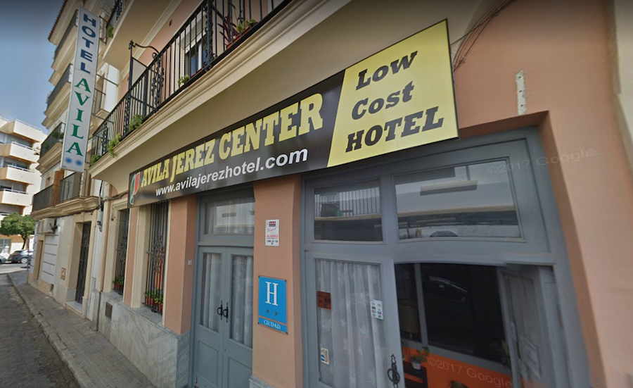 Fachada del hotel Ávila, en una imagen de Google Maps.