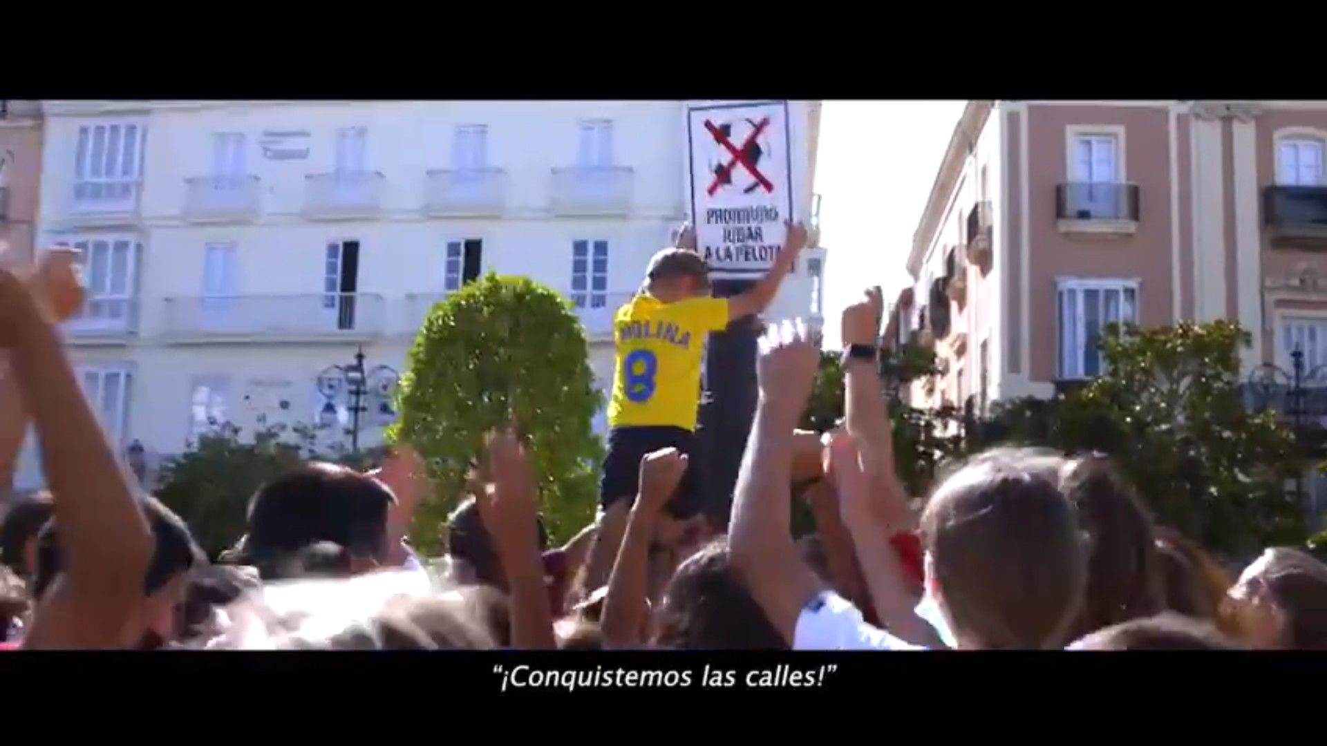El vídeo en el que el Cádiz CF se suma para que los niños vuelvan a jugar en la calle a la pelota