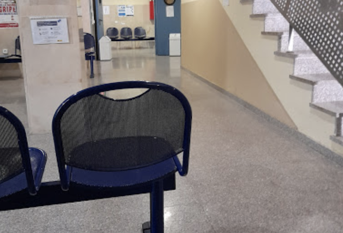 Interior del centro de salud Levante, en La Línea. SEBAS GARCÍA / GOOGLE