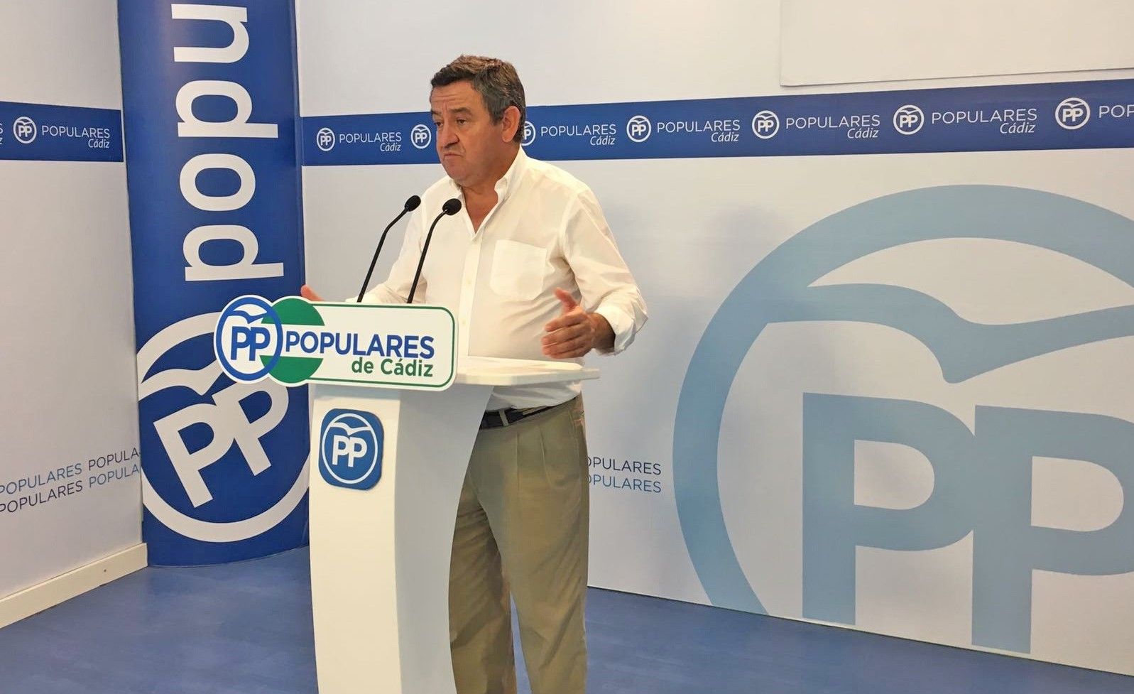 El portavoz del PP en Diputación, José Loaiza, en rueda de prensa.