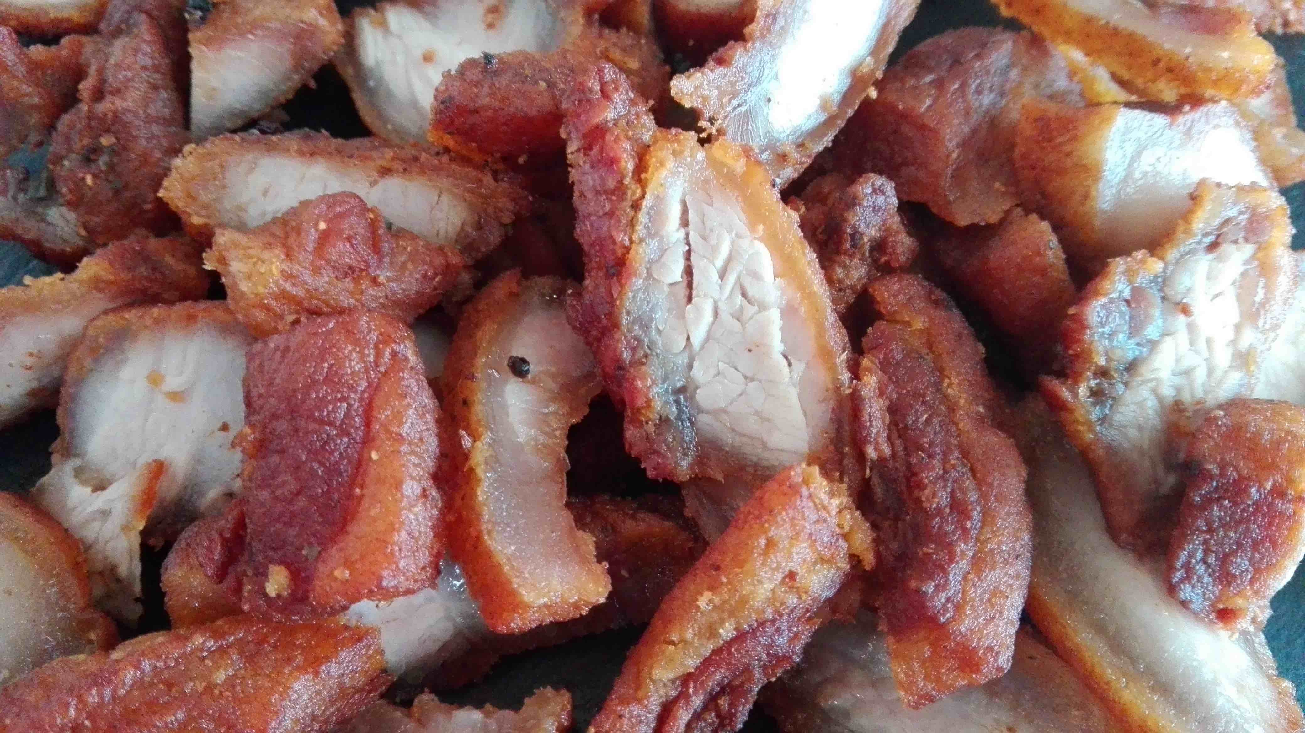 Chicharrones, un manjar típico de Chiclana.