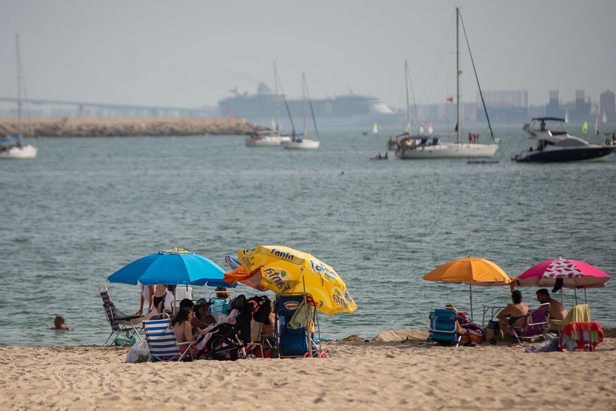 Vista de la playa de La Puntilla, en El Puerto, en una imagen de archivo.