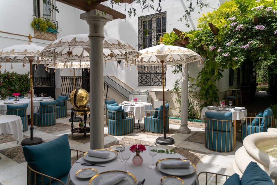 La terraza del Casa de Manolete Bistro.